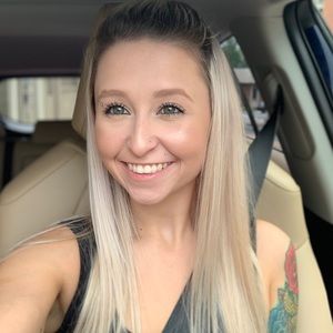 Meet your Posher, Victoria